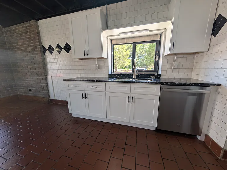 Sliding window over sink