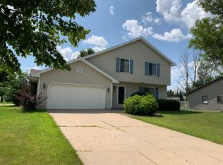 2834 Aquarius Rd, Green Bay, WI 54311