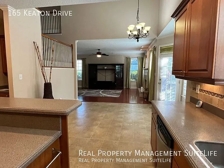 165 Keaton Dr — Photo 8