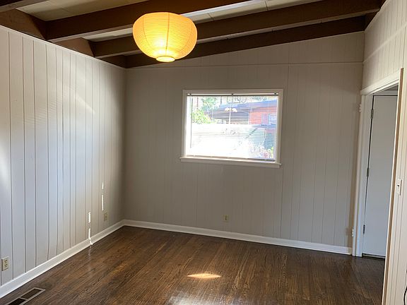2nd image of 3930 Montclair Rd
