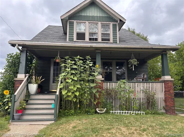 963 E Hayes Ave, Hazel Park, MI 48030