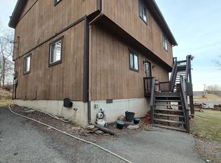 241 Timber Hill Rd, Henryville, PA 18332