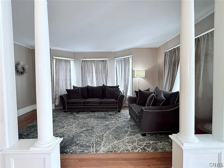 10 Jewett Ave — Photo 9