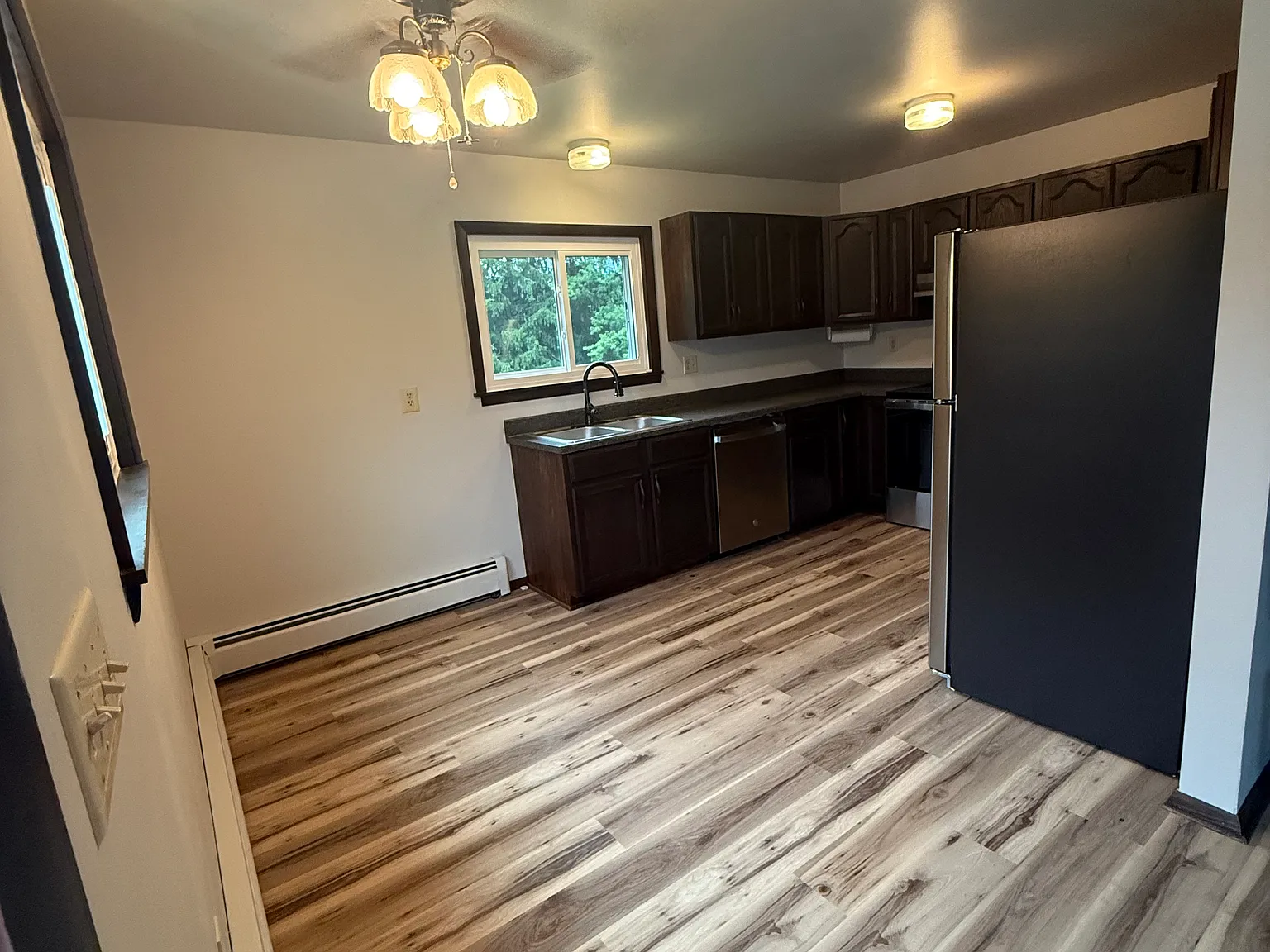 2 bed, 900 sqft, $1,500 — Photo 3