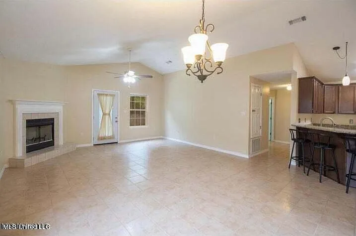 16074 N April Dr — Photo 3