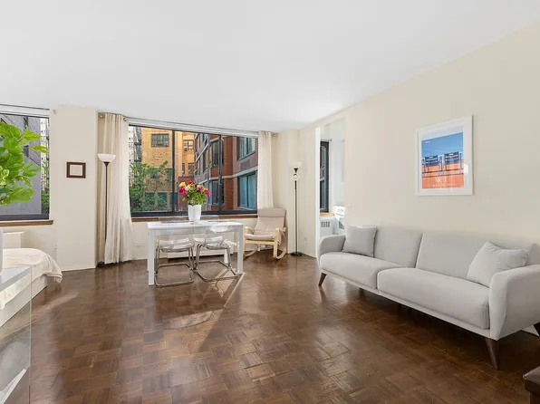 250 W 89th St APT 3N, New York, NY 10024