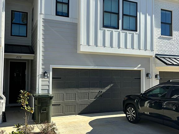 3rd image of 408 Lily Loop