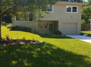 6006 N 69th St, Omaha, NE 68104