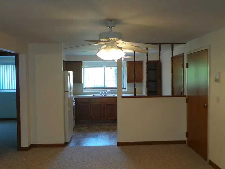 182 Chenango Ave #6 — Photo 3