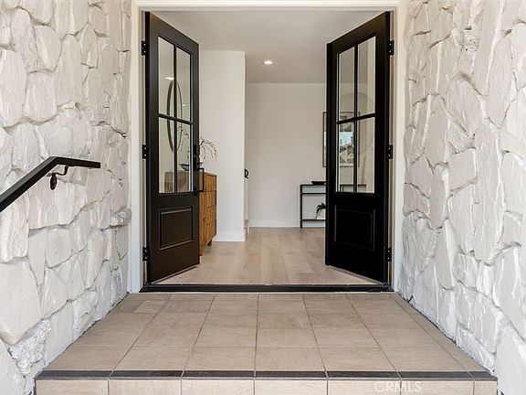 5th image of 1701 Catalina Ave