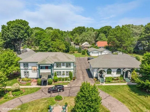 241 Oak St, South Haven, MI 49090