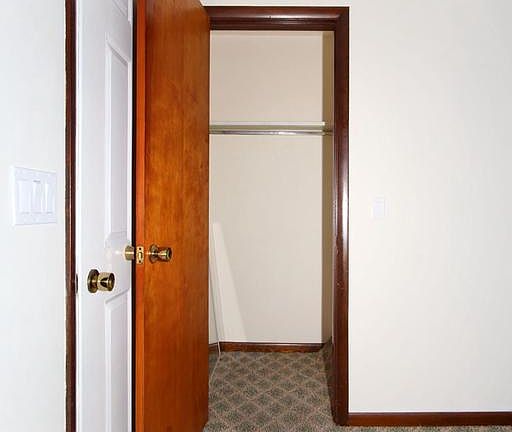 5th image of 927 Oak Ln #L-0927