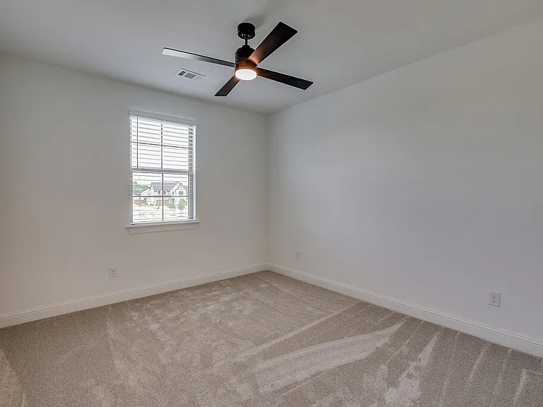 611 Hummingbird Dr — Photo 16