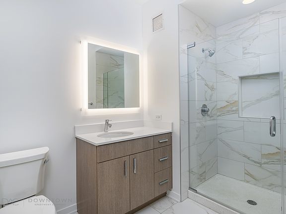 5th image of 1254 N La Salle Dr #S