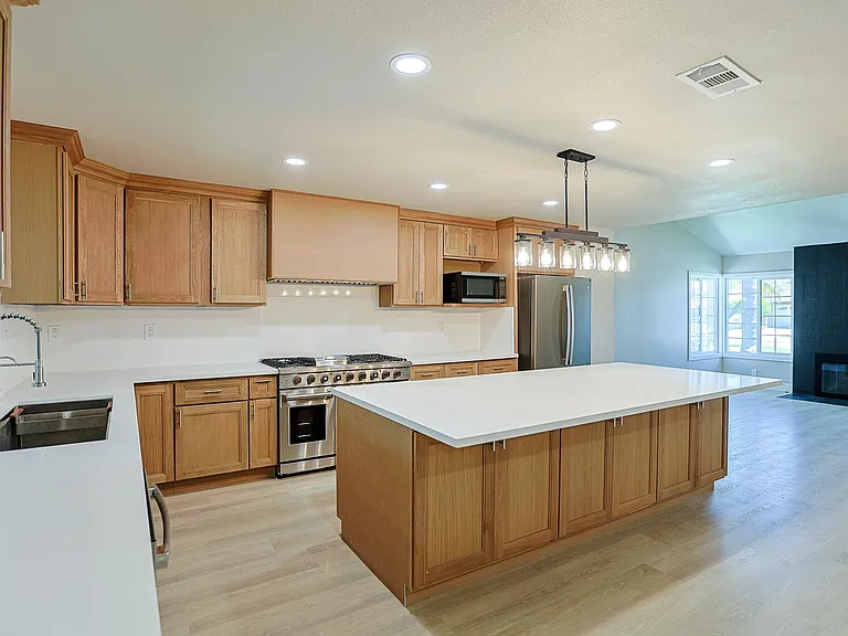 9909 Merced River Ave — Photo 11