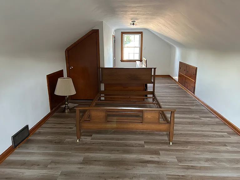 1920 Thalia Ave — Photo 2