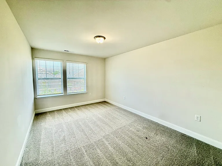 204 Stone River Dr — Photo 16