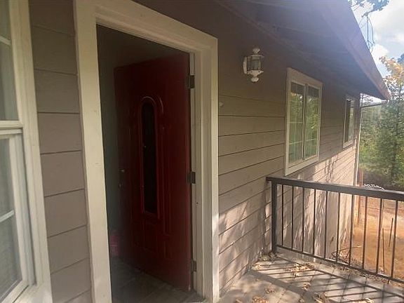 3rd image of 4015 Pacific Crest Ct