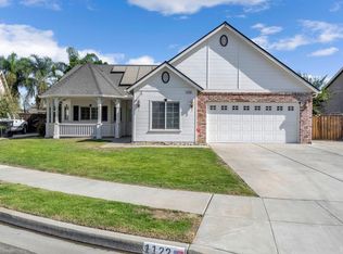 1122 Prosperity Dr, Lemoore, CA 93245