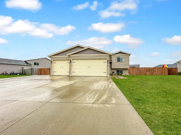 314 5th Ave SW, Surrey, ND 58785