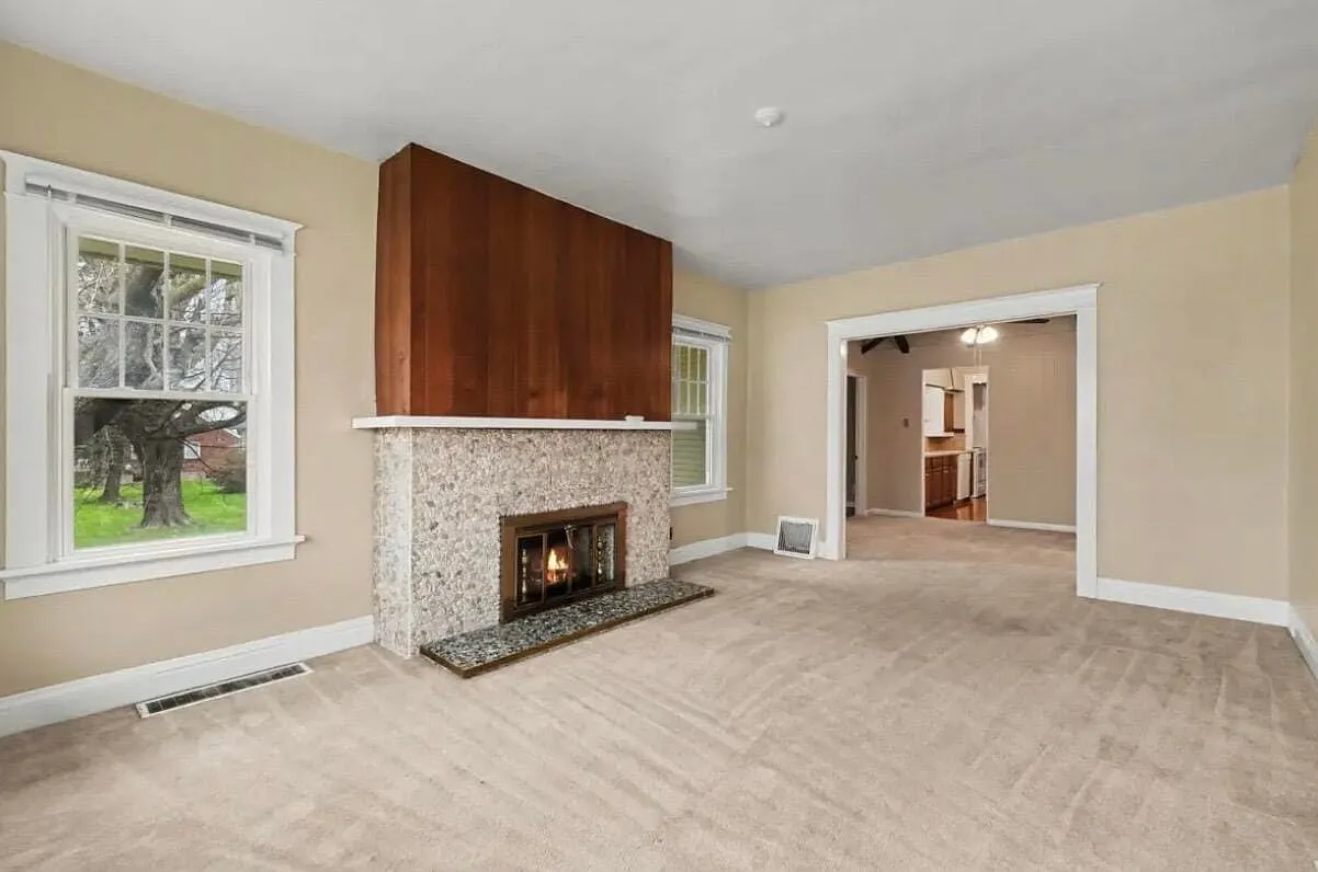3 bed, 1.0 bath, 1698 sqft, $1,900 — Photo 3