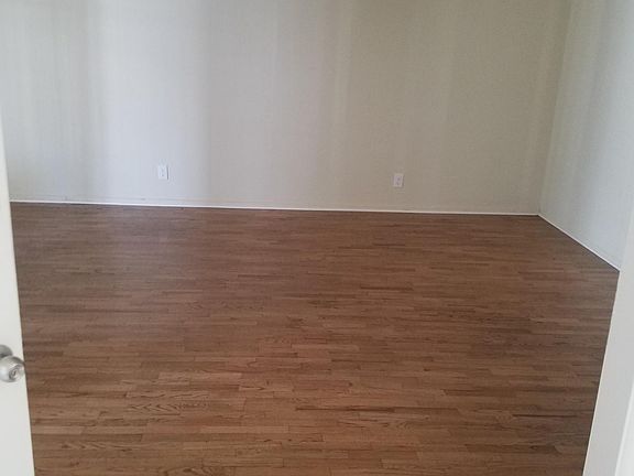 LARGE DEN OR US AS ADDITIONAL BEDROOM