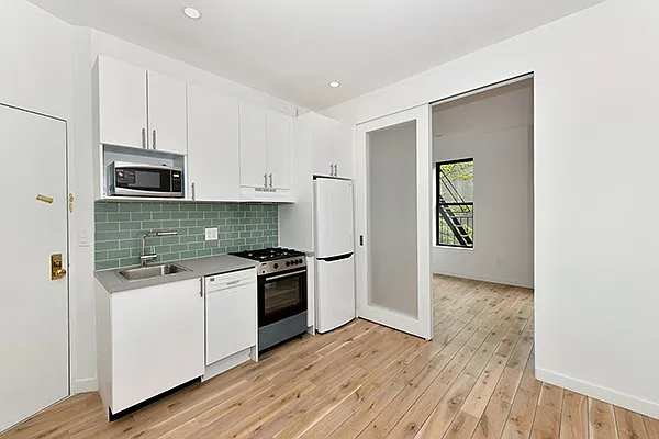 Rented by Aether Property Group | media 7