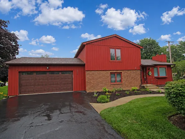 220 Fairway Rd, Lake Zurich, IL 60047