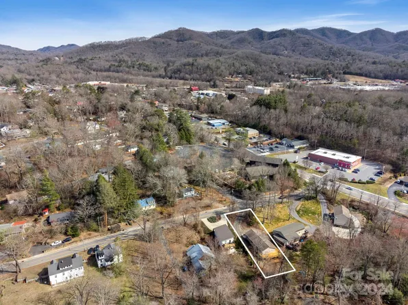 107 Cragmont Rd, Black Mountain, NC 28711
