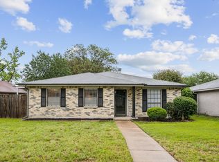 1422 Meandering Way, Garland, TX 75040
