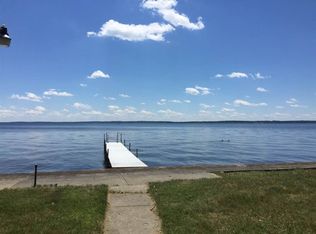 949 Long Point Dr, Houghton Lake, MI 48629