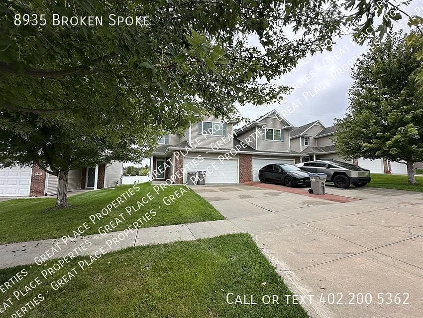 3 bed, 2.5 bath, 1738 sqft, $1,899 — Photo 2