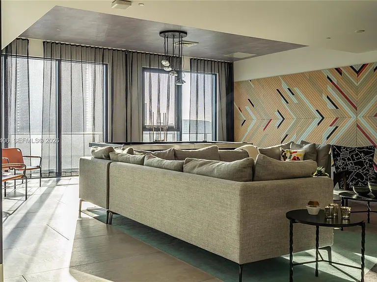 121 NE 34th St #Penthouse 3217 — Photo 54