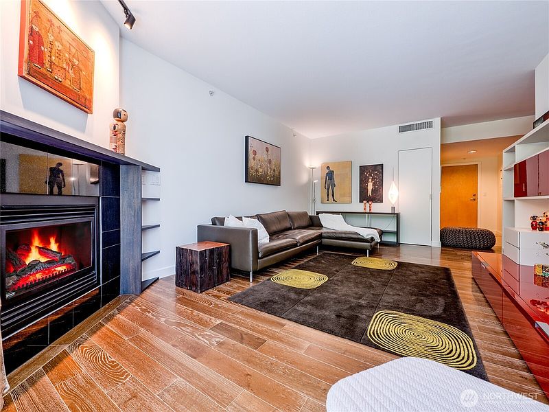 3rd image of 2929 1St Avenue #207