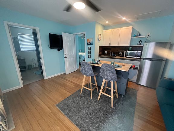 3rd image of 5086 Baxter St #1