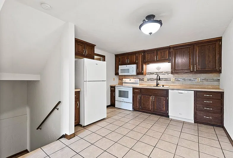 1 bed, 1.0 bath, 697 sqft, $999 — Photo 3