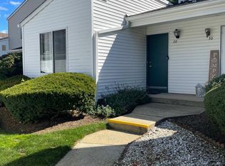 28 Greenwood Dr, Freehold, NJ 07728