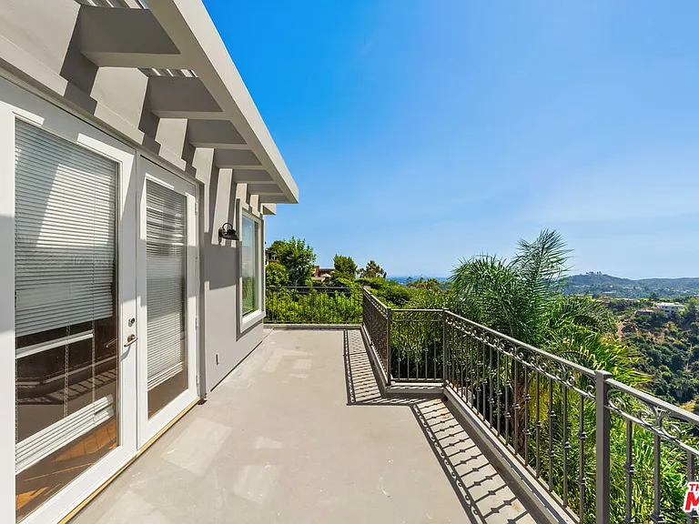 1425 N Tigertail Rd — Photo 19