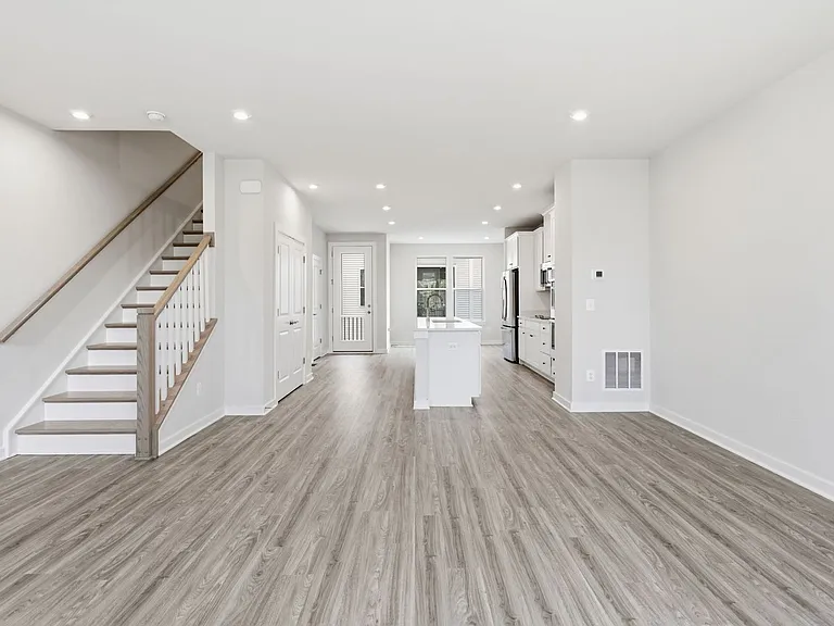2118 Acadia Rd — Photo 16