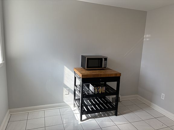 5th image of 1136 Mifflin St
