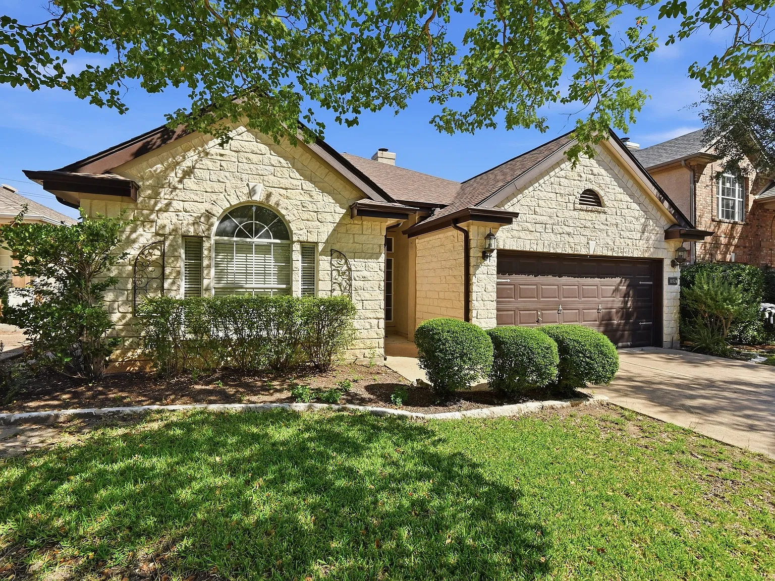 3 bed, 1818 sqft, $3,095 — Photo 2