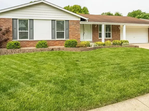 4110 Les Cherbourg Ln, Florissant, MO 63034