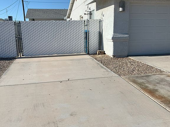 4th image of 3011 Curtis Dr