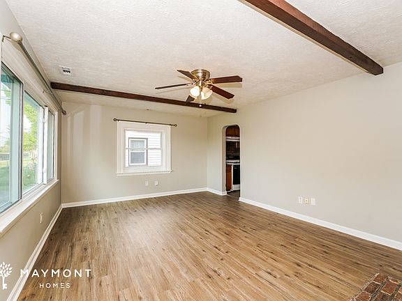 3rd image of 382 Waverly St