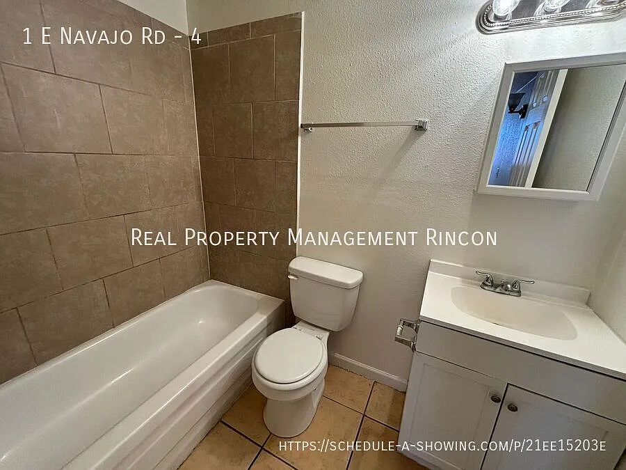 Centrally Located 1-Bed/1-Bath With Huge Closet! Water, Sewer & Trash Included!! — Photo 4