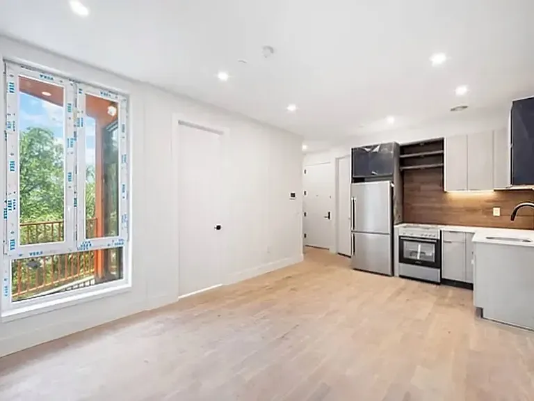 391 Meeker Ave #2D — Photo 5