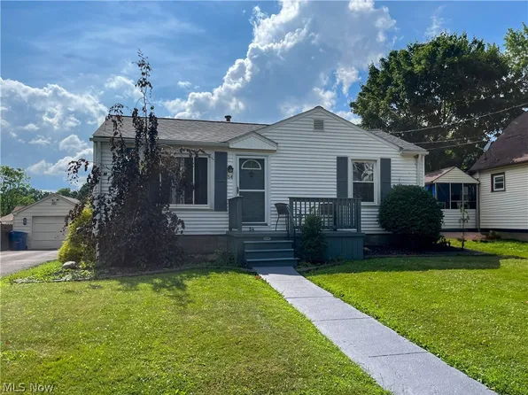 54 Poplar Ave, Niles, OH 44446