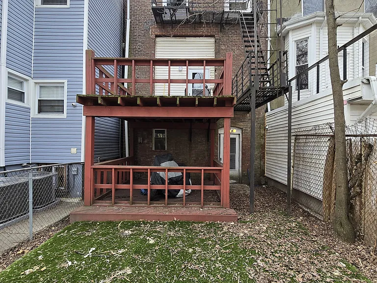 366 Forrest St #1 — Photo 6