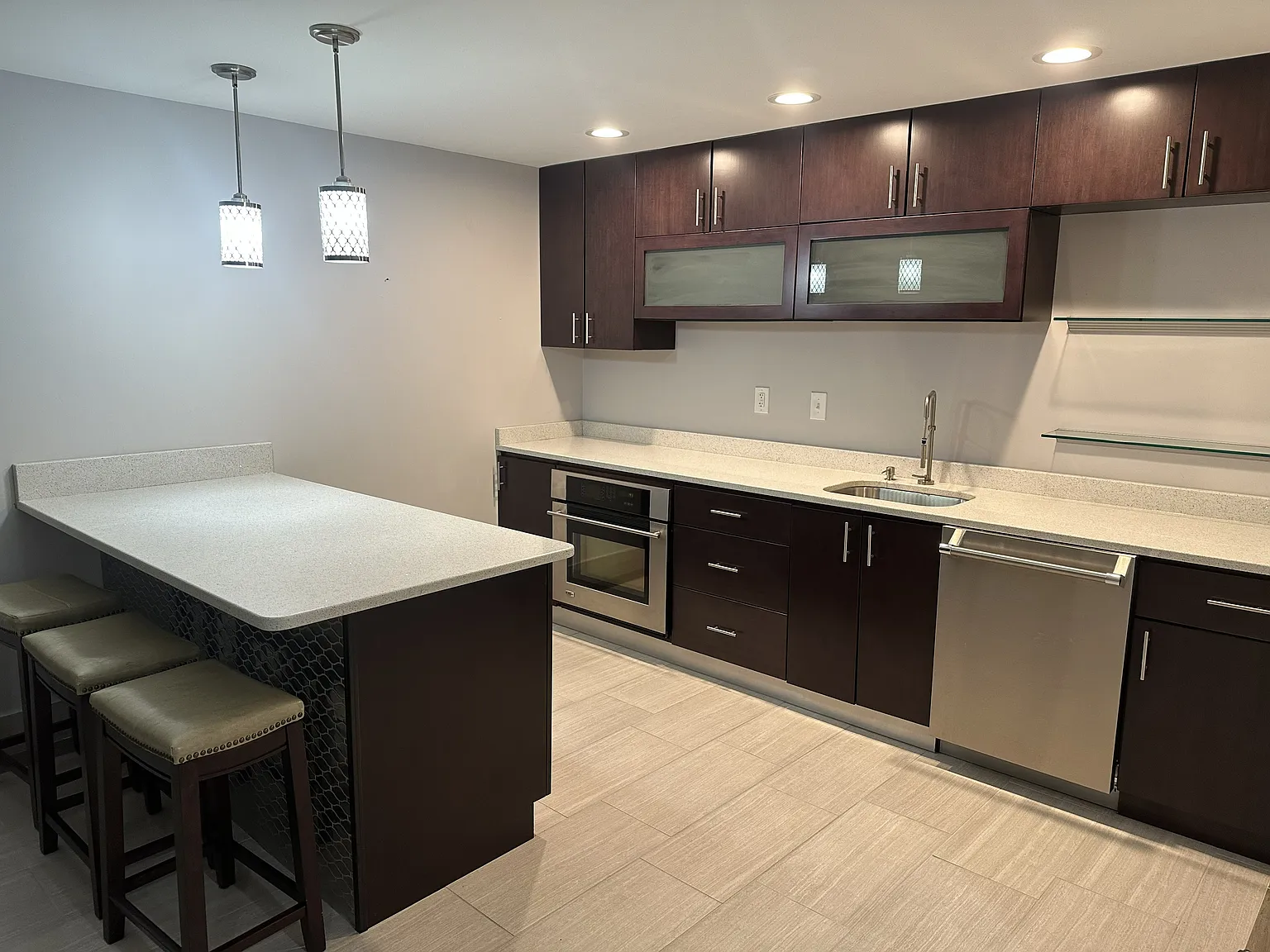 1 bed, 1350 sqft, $1,700 — Photo 1