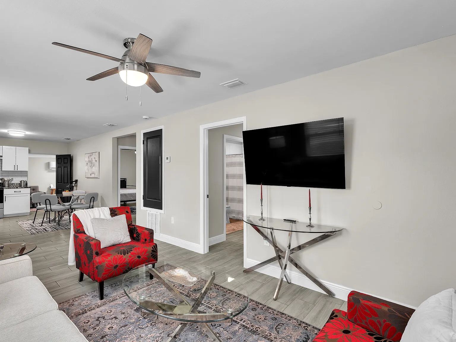 1704 Martin L King Jr Ave — Photo 4